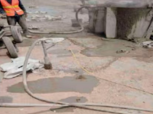 建昌水泥混凝土路面板底注浆技术 路面脱空注浆整治方案