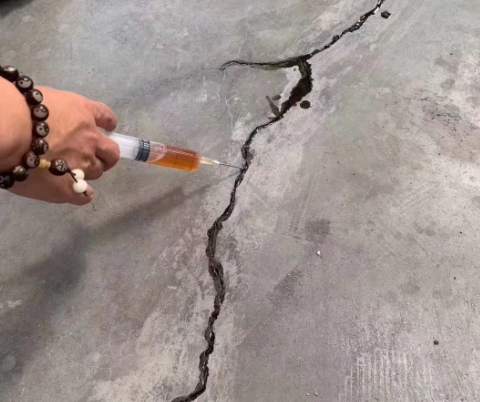 建昌混凝土裂缝修补技术详解​